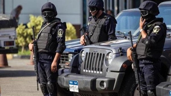 مصرع عنصرين إجراميين في تبادل لإطلاق النار مع الشرطة في مصر مصرع عنصرين إجراميين في تبادل لإطلاق النار مع الشرطة في مصر