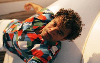 صدقي صخر يودع الصيف على يخت.. صور