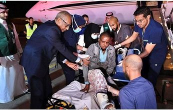 وصول مصابي الحادث الإرهابي في أحد فنادق مقديشو إلى السعودية لتلقي العلاج