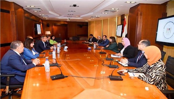 وزيرة الهجرة المصرية تبحث مع رئيس بنك مصر تقديم خدمات مصرفية للمصريين بالخارج وزيرة الهجرة المصرية تبحث مع رئيس بنك مصر تقديم خدمات مصرفية للمصريين بالخارج