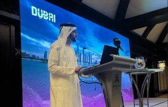 نائب سفير الإمارات يشارك في ندوة نظمتها دائرة السياحة والاقتصاد بدبي