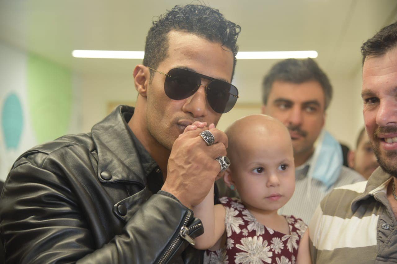 بالصور.. محمد رمضان يزور مستشفى "سانت چورچ" لعلاج سرطان الأطفال في بيروت بالصور.. محمد رمضان يزور مستشفى "سانت چورچ" لعلاج سرطان الأطفال في بيروت