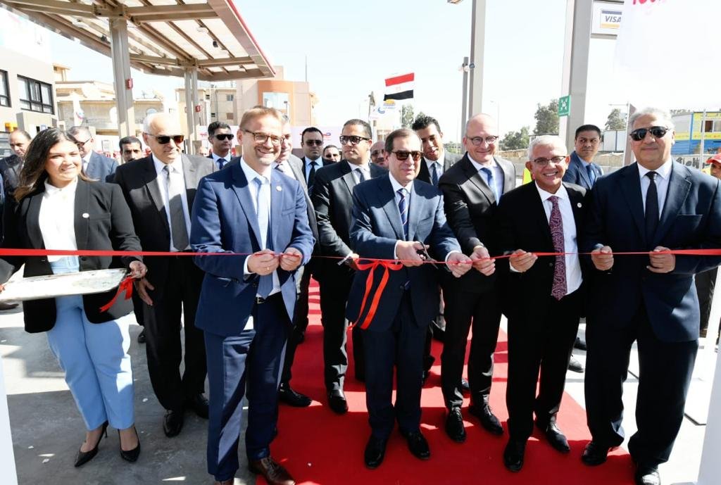 مصر: خطة لزيادة انتشار محطات الوقود لخدمة المحاور الرئيسية مصر: خطة لزيادة انتشار محطات الوقود لخدمة المحاور الرئيسية