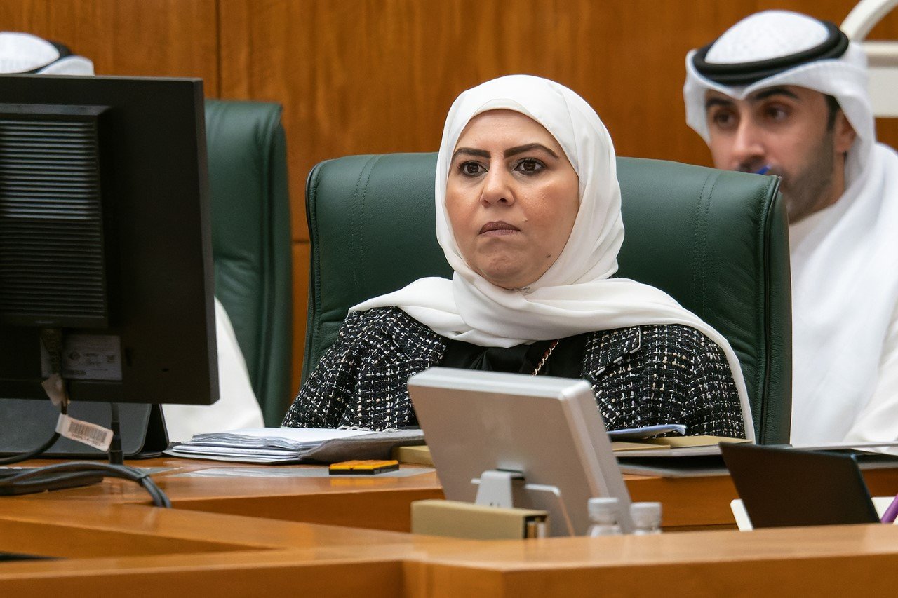 مجلس الأمة الكويتي يستجوب وزيرة الأشغال العامة مجلس الأمة الكويتي يستجوب وزيرة الأشغال العامة