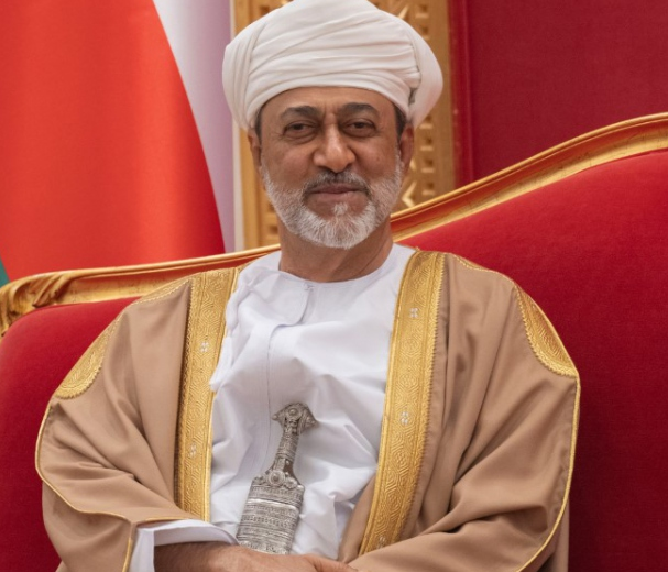 سلطنة عُمان تحتفل اليوم بالعيد الوطني الثاني والخمسين سلطنة عُمان تحتفل اليوم بالعيد الوطني الثاني والخمسين