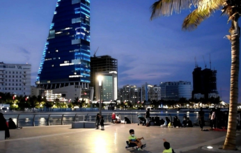 السعودية.. إنقاذ قائد مركبة بعد انحرافها وسقوطها في البحر