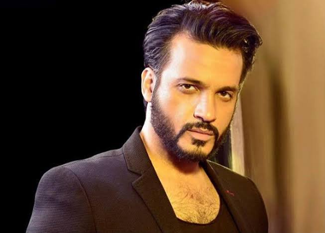ايساف يتعاون مع مؤسسة ذات لطرح أغنية «فيّا ميزة» ايساف يتعاون مع مؤسسة ذات لطرح أغنية «فيّا ميزة»