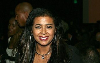 تفاصيل وفاة الفنانة الأمريكية إيرين كارا داخل منزلها