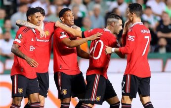 أغنى رجل في بريطانيا يسعى لشراء مانشستر يونايتد