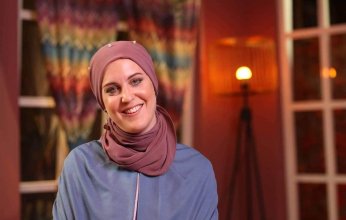 «هيا هيا».. البريطانية سلوى لورين تغني حبا ودعما لكأس العالم بقطر 2022 (فيديو)