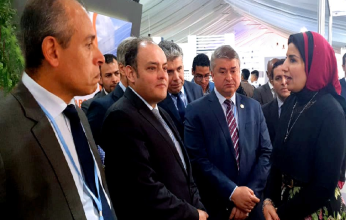 وزير التجارة المصري يقوم بجولة تفقدية للمنطقة الخضراء ويتفقد المنتجات والحلول الابتكارية المقدمة من الشركات والجهات المشاركة