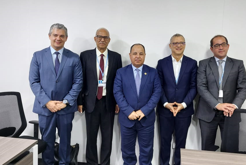 وزير المالية المصري: التوقيع علي أداة الانضمام إلى بنك التنمية الجديد لتقديمها للبرلمان في الأسابيع المقبلة وزير المالية المصري: التوقيع علي أداة الانضمام إلى بنك التنمية الجديد لتقديمها للبرلمان في الأسابيع المقبلة