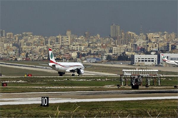 اشتعال النيران في طائرة شحن عسكرية إيطالية بمطار بيروت اشتعال النيران في طائرة شحن عسكرية إيطالية بمطار بيروت