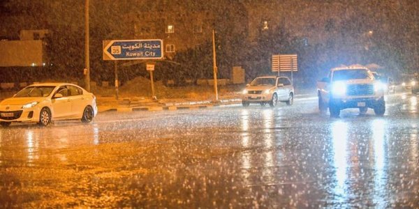 توقعات بهطول أمطار غزيرة ورعدية على بعض المناطق بالكويت توقعات بهطول أمطار غزيرة ورعدية على بعض المناطق بالكويت