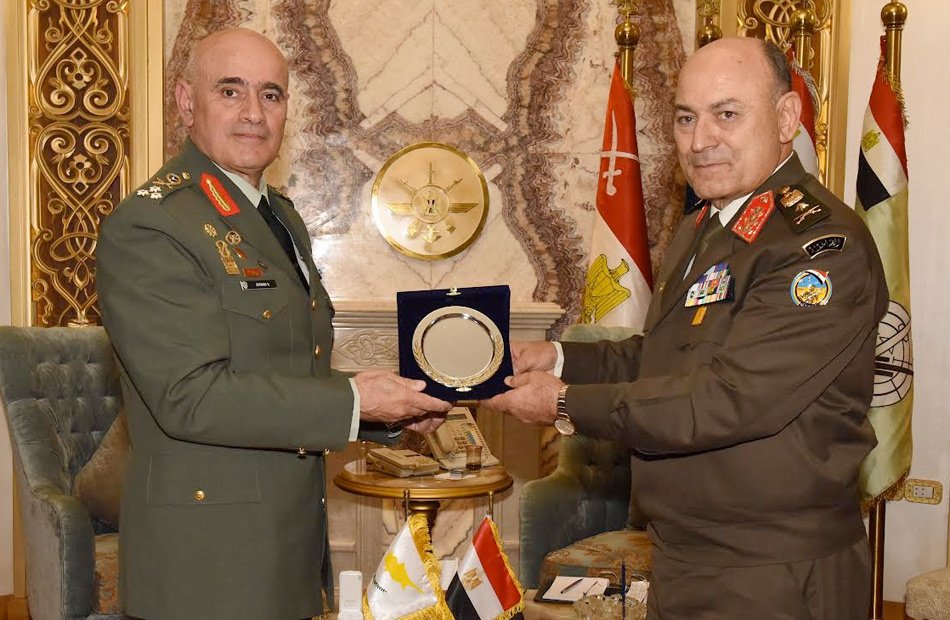 مباحثات عسكرية بين مصر وقبرص لتعزيز التعاون الإستراتيجي بين البلدين مباحثات عسكرية بين مصر وقبرص لتعزيز التعاون الإستراتيجي بين البلدين