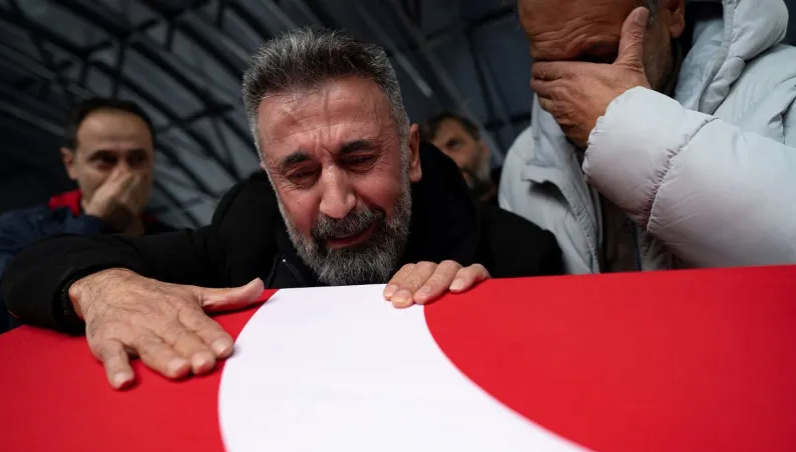 الممثل التركي نور الدين أوشار يفقد ابنته وطليقته في انفجار اسطنبول الممثل التركي نور الدين أوشار يفقد ابنته وطليقته في انفجار اسطنبول