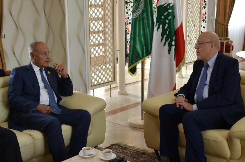 أبو الغيط لميقاتي: الجامعة تدعم لبنان ويجب التعجيل بانتخاب رئيس جمهورية أبو الغيط لميقاتي: الجامعة تدعم لبنان ويجب التعجيل بانتخاب رئيس جمهورية