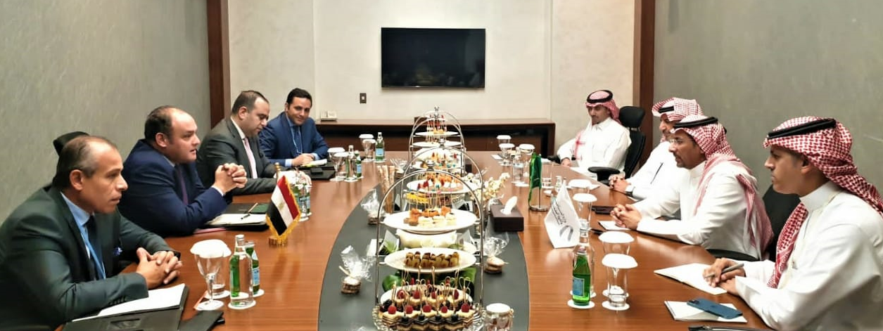 وزير التجارة والصناعة المصري يلتقي نظيره السعودي لبحث سبل تنمية وتطوير العلاقات الصناعية والاستثمارية بين البلدين وزير التجارة والصناعة المصري يلتقي نظيره السعودي لبحث سبل تنمية وتطوير العلاقات الصناعية والاستثمارية بين البلدين