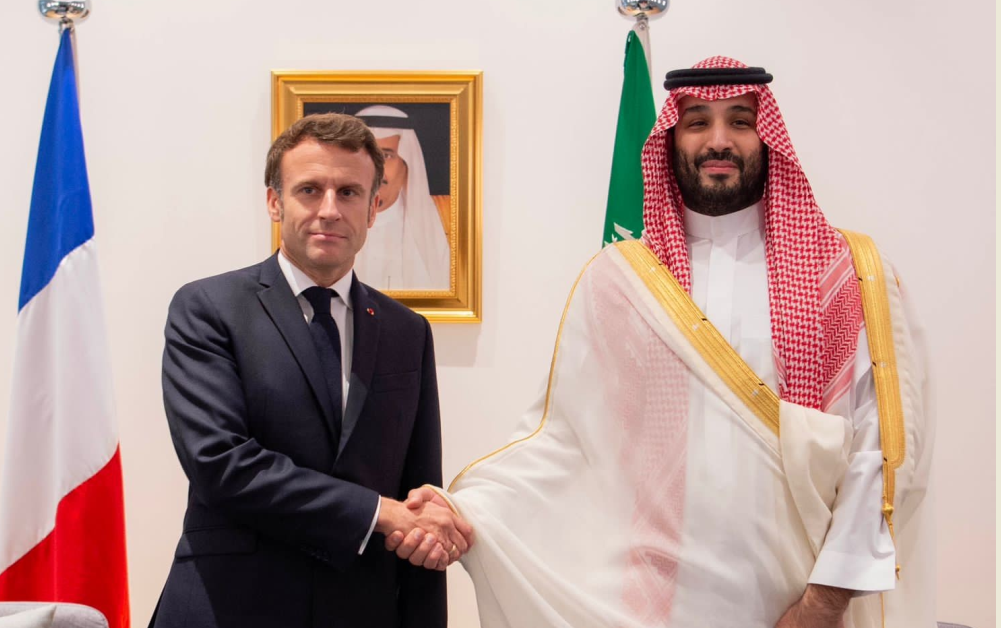 ولي العهد السعودي يلتقي الرئيس الفرنسي على هامش قمة منتدى التعاون الاقتصادي ولي العهد السعودي يلتقي الرئيس الفرنسي على هامش قمة منتدى التعاون الاقتصادي
