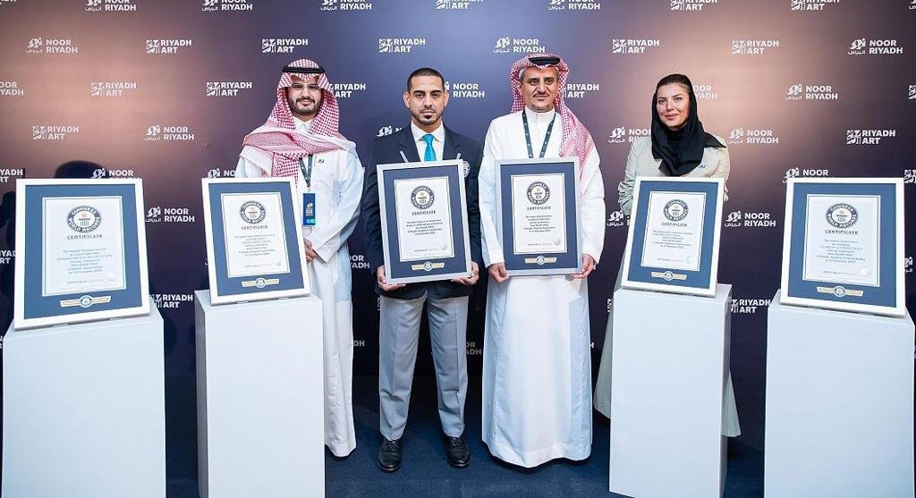 نور الرياض 2022 يسدل ستار فعالياته بحصد 6 أرقام قياسية في غينيس العالمية نور الرياض 2022 يسدل ستار فعالياته بحصد 6 أرقام قياسية في غينيس العالمية