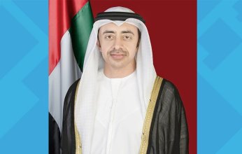 وزير خارجية الإمارات يحضر جانباً من أعمال منتدى أبوظبي للسلم
