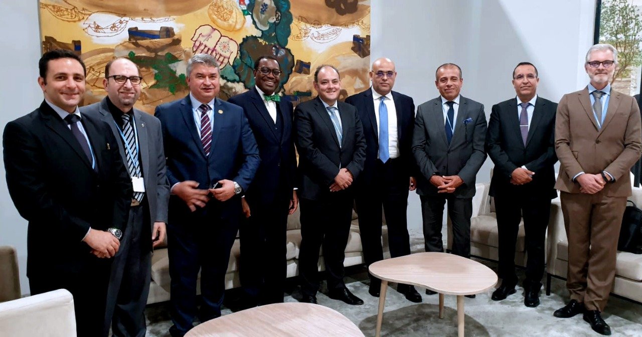 وزير التجارة المصري يستعرض مع رئيس "الأفريقي للتنمية" مشروعات البنك في مصر وزير التجارة المصري يستعرض مع رئيس "الأفريقي للتنمية" مشروعات البنك في مصر