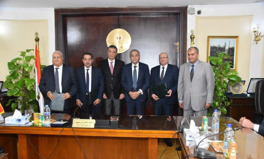 بالتعاون مع البنك الزراعي المصري.. إنشاء شركة أرض مصر للصوامع والتخزين بالتعاون مع البنك الزراعي المصري.. إنشاء شركة أرض مصر للصوامع والتخزين