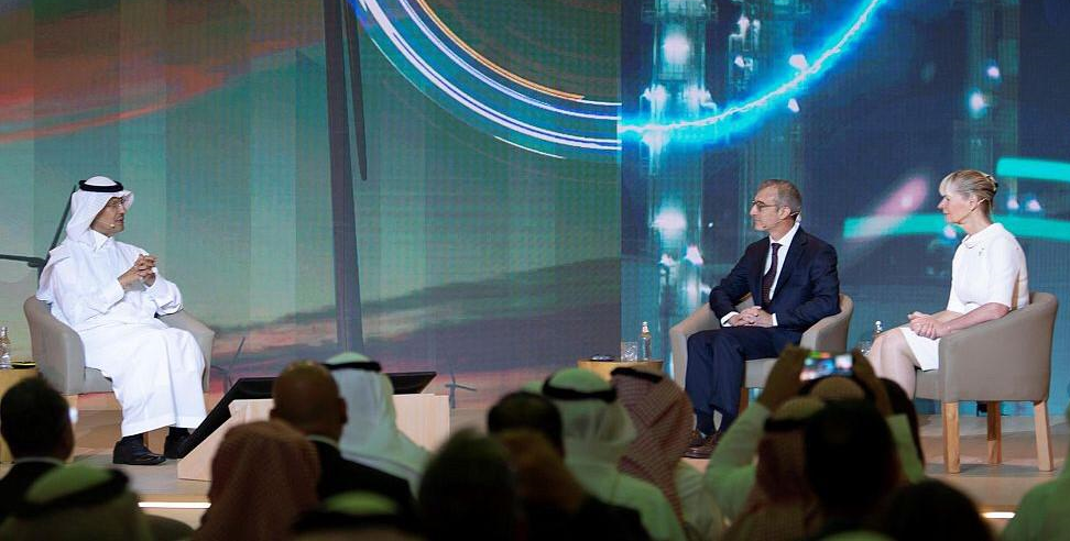 وزيرِ الطاقة السعودي يعلنُ إطلاقَ آلية السوق لتعويض وموازنة غازات الاحتباس الحراري وزيرِ الطاقة السعودي يعلنُ إطلاقَ آلية السوق لتعويض وموازنة غازات الاحتباس الحراري