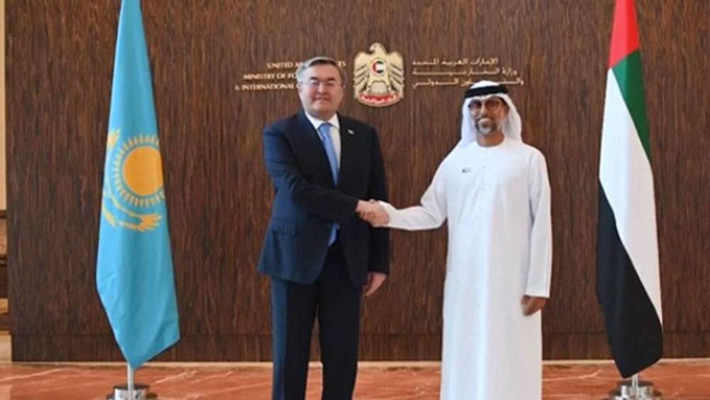 مباحثات بين الإمارات وكازاخستان لتعزيز التعاون الاقتصادي والسياسي مباحثات بين الإمارات وكازاخستان لتعزيز التعاون الاقتصادي والسياسي