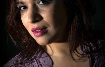 فنانة تشكيلية تونسية تودع بيتها القديم بمعرض للوحاتها