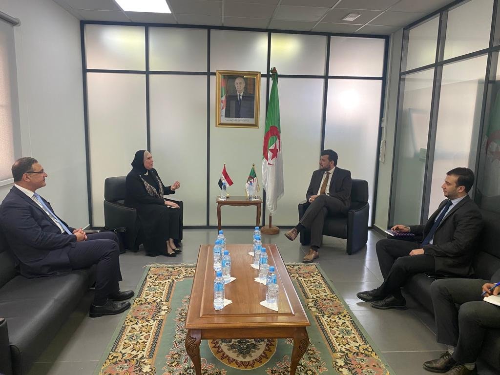 نيفين جامع تبحث مع وزير المؤسسات الناشئة والصغيرة في الجزائر التعاون في مجال المشروعات الابتكارية نيفين جامع تبحث مع وزير المؤسسات الناشئة والصغيرة في الجزائر التعاون في مجال المشروعات الابتكارية