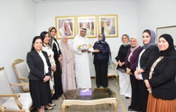 وزيرة الصحة البحرينية تزور الأطباء بمختلف مواقع عملهم بمناسبة يوم الطبيب البحريني