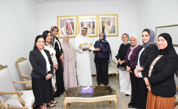 وزيرة الصحة البحرينية تزور الأطباء بمختلف مواقع عملهم بمناسبة يوم الطبيب البحريني وزيرة الصحة البحرينية تزور الأطباء بمختلف مواقع عملهم بمناسبة يوم الطبيب البحريني