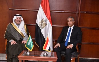 السفير السعودي في القاهرة يلتقي بوزير القوى العاملة المصري