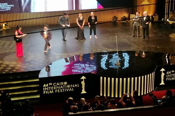 "19 ب" يحصد جائزة أفضل فيلم عربي بمهرجان القاهرة السينمائي "19 ب" يحصد جائزة أفضل فيلم عربي بمهرجان القاهرة السينمائي