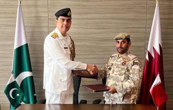 الدفاع القطرية توقع مذكرة تعاون مع نظيرتها الباكستانية