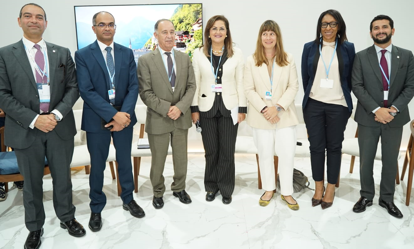 وزيرة التخطيط المصرية تترأس جلسة مشروعات تحلية المياة بالشرق الأوسط وزيرة التخطيط المصرية تترأس جلسة مشروعات تحلية المياة بالشرق الأوسط