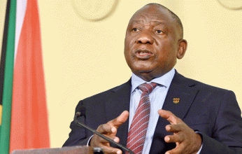 رئيس جنوب إفريقيا يرفض «الحكم المسبق» على مصيره السياسي