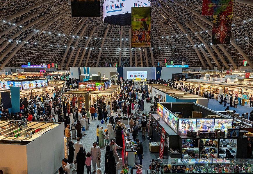 معرض جدة للكتاب 2022 يُسدل الستار على فعالياته بمشاركة 900 دار نشر و400 جناح معرفي معرض جدة للكتاب 2022 يُسدل الستار على فعالياته بمشاركة 900 دار نشر و400 جناح معرفي