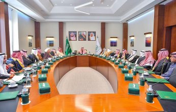 أمير حائل يستقبل أعضاء من اللجنة الوطنية للحج والعمرة