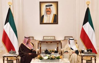 ولي العهد الكويتي يستقبل رئيس مجلس إدارة شركة الاتصالات السعودية