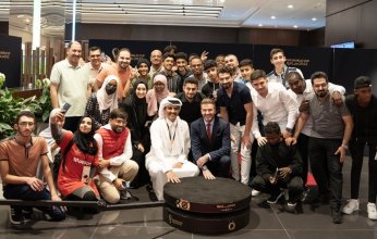 أمير قطر يستقبل مجموعة من مشجعي مبادرة "قطر 2022 فرحة للجميع"