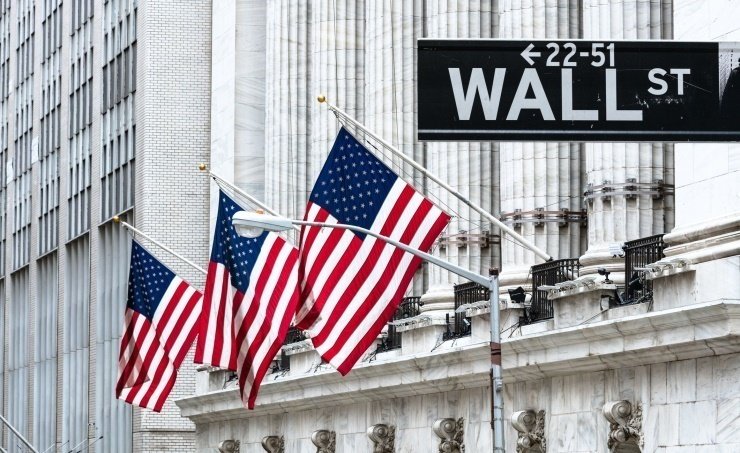 سوق الأسهم الأمريكية يغلق على انخفاض سوق الأسهم الأمريكية يغلق على انخفاض
