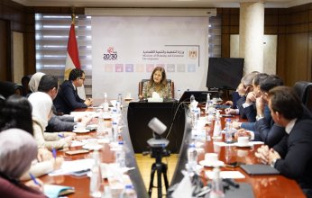 وزيرة التخطيط والتنمية الاقتصادية تبحث مع مدير إدارة البيئة بوزارة الخارجية الخطوات المستقبلية لمبادرات الوزارة في COP27