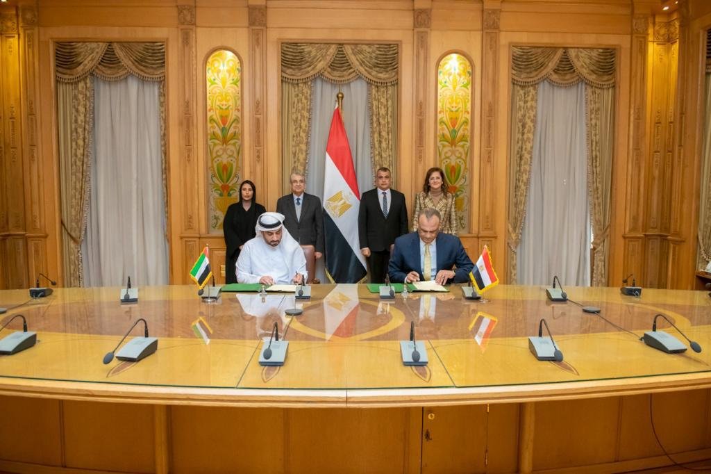 وزراء مصريون يشهدون توقيع مذكرة تفاهم بين "حلوان للصناعات غير الحديدية" و"دوكاب" الإماراتية وزراء مصريون يشهدون توقيع مذكرة تفاهم بين "حلوان للصناعات غير الحديدية" و"دوكاب" الإماراتية