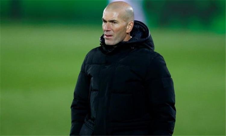 زين الدين زيدان يقترب من تدريب منتخب فرنسا زين الدين زيدان يقترب من تدريب منتخب فرنسا