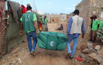 سلمان للإغاثة يوزع مساعدات غذائية وإيوائية في عدد من الدول