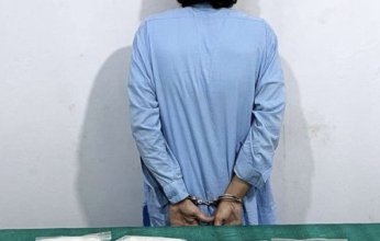 السعودية.. ضبط شخص بحوزته 3.5 كجم من مادة الميثامفيتامين المخدر "الشبو" في جدة