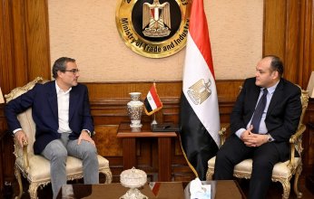 وزير التجارة والصناعة يبحث مع ديور الفرنسية خططها للتواجد بالسوق المصري خلال المرحلة المقبلة