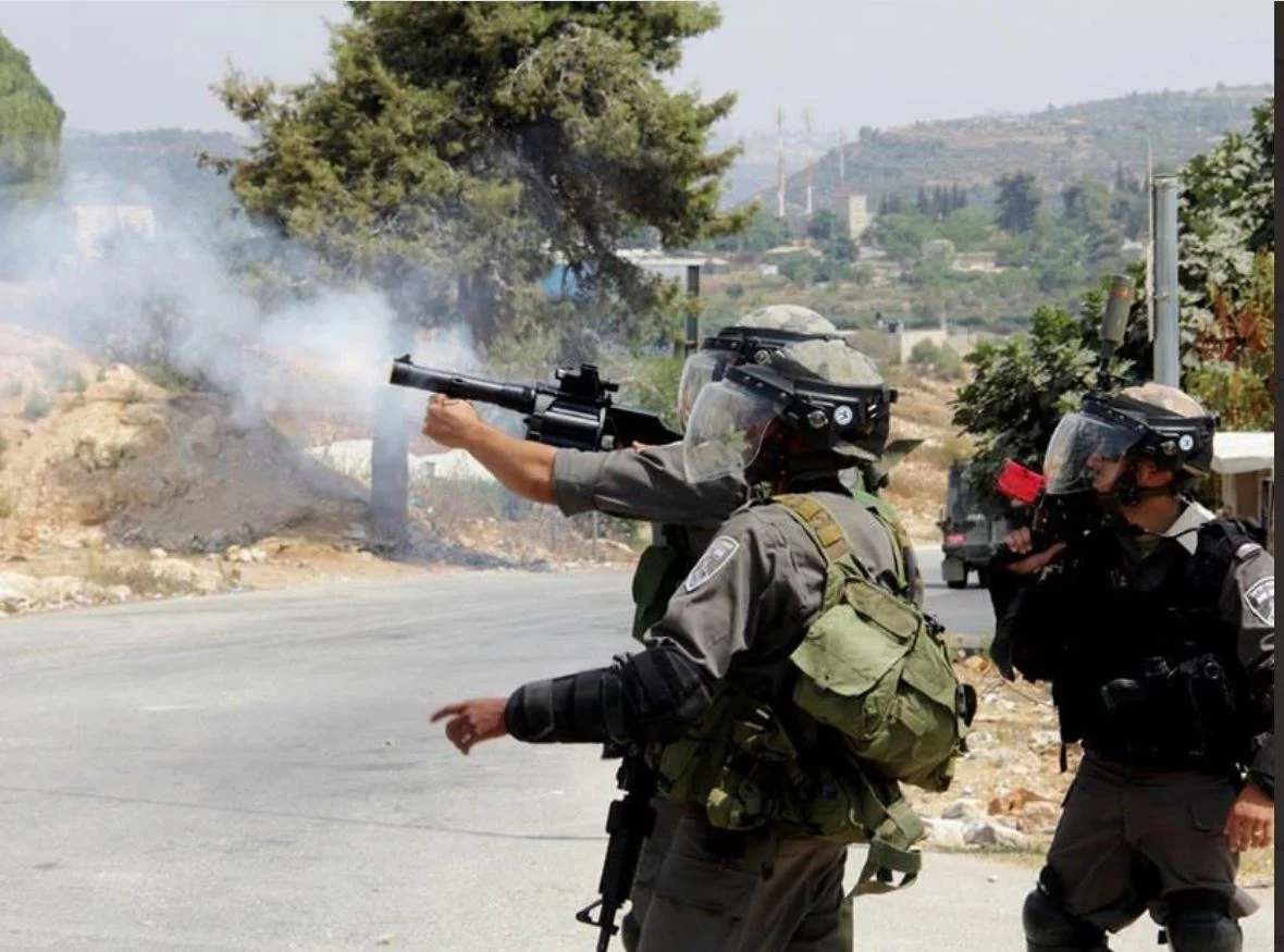 استشهاد شاب فلسطيني وإصابة 5 آخرين برصاص قوات الاحتلال في (نابلس) استشهاد شاب فلسطيني وإصابة 5 آخرين برصاص قوات الاحتلال في (نابلس)